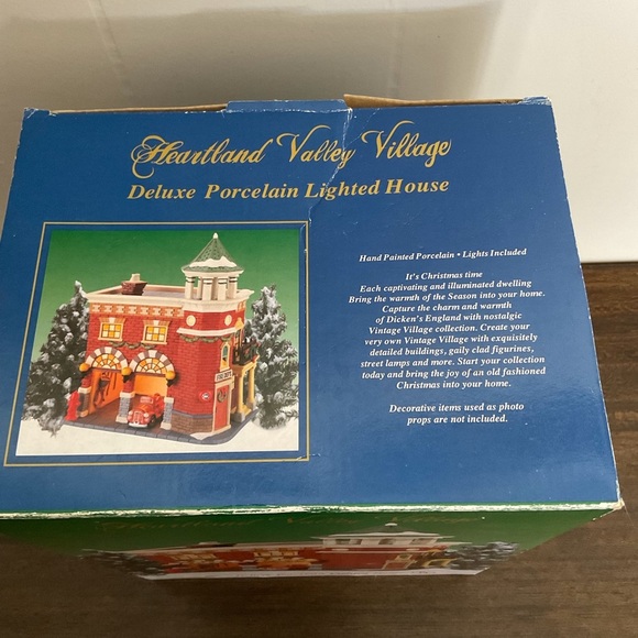 Vintage Heartland Valley Village Fire Station Christmas Village - Picture 3 of 7